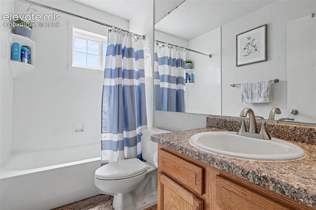 Image 16 of 29: Bathroom
