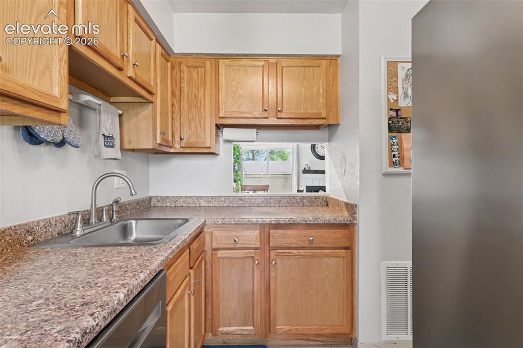 Image 9 of 29: Kitchen