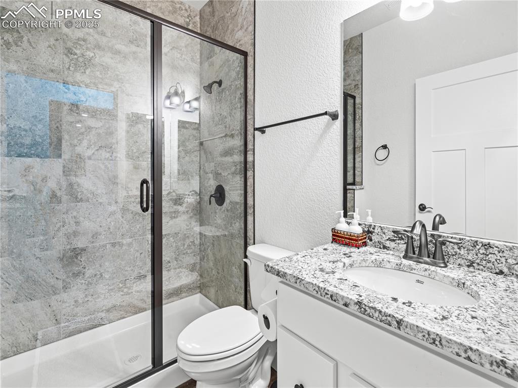 Image 31 of 34: Bathroom