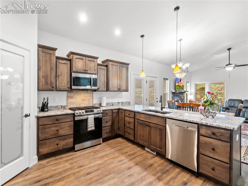 Image 8 of 34: Kitchen