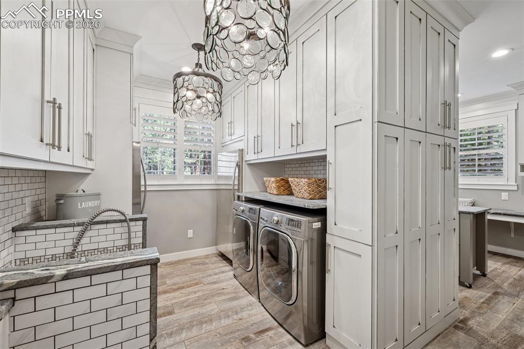 Image 19 of 50: Mud Room