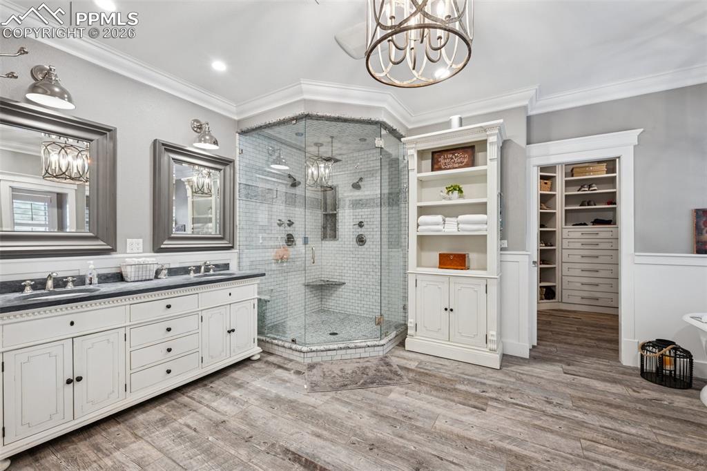 Image 29 of 50: Balcony