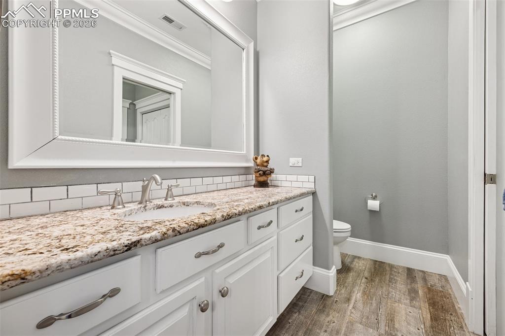 Image 39 of 50: Bathroom