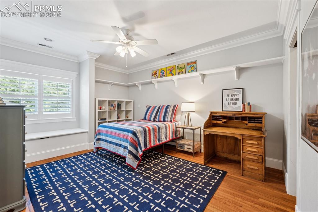 Image 40 of 50: Bathroom