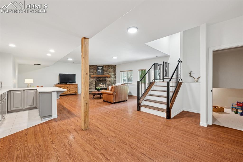 Image 42 of 50: Bedroom