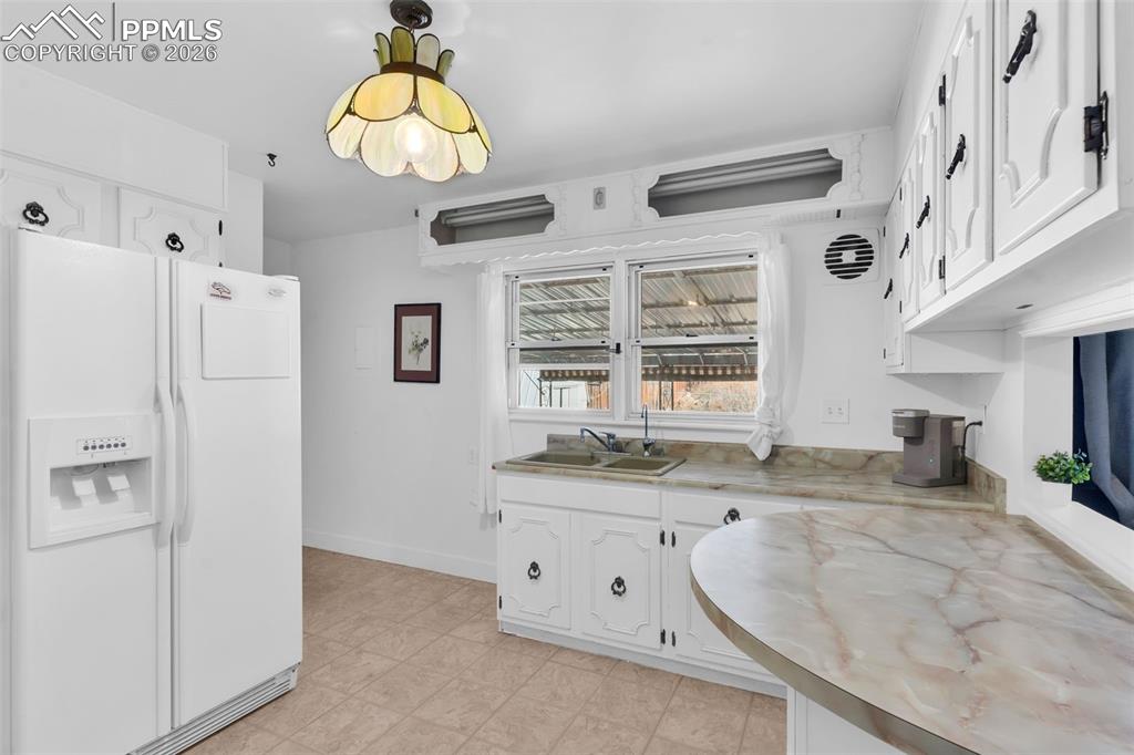 Image 12 of 36: Kitchen