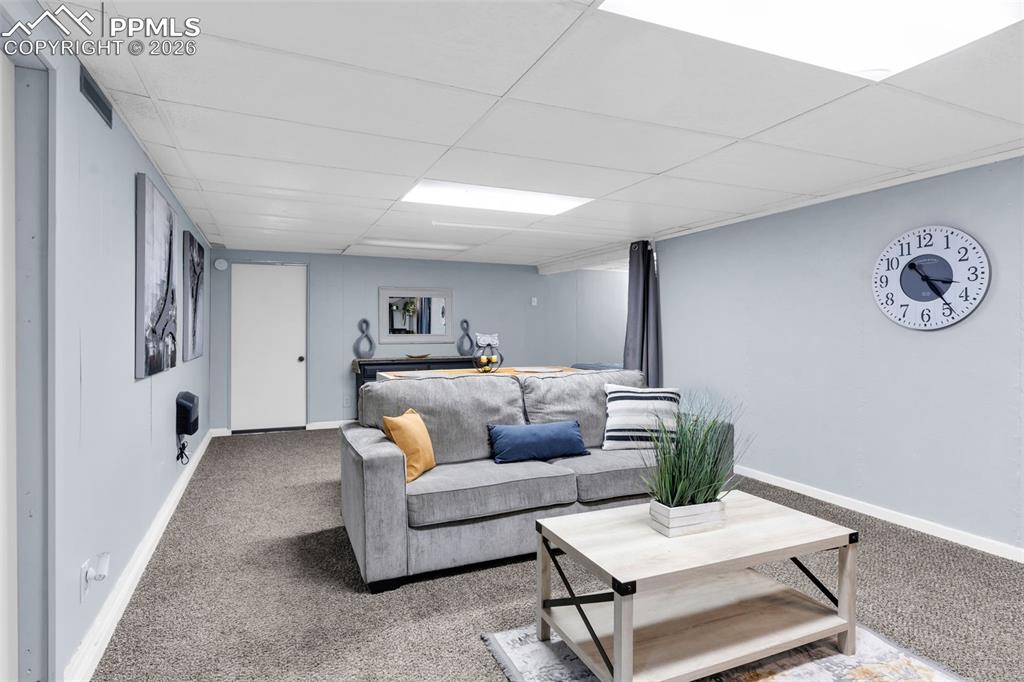 Image 16 of 36: Living Room