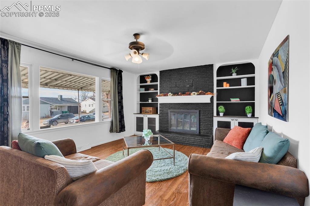 Image 7 of 36: Living Room