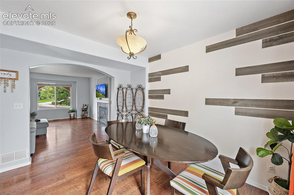 Image 9 of 44: Dining Area