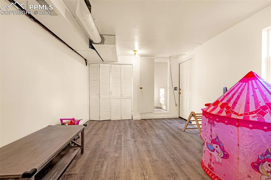 Image 27 of 38: View of garage