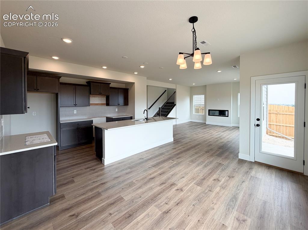 Image 10 of 40: Dining Area