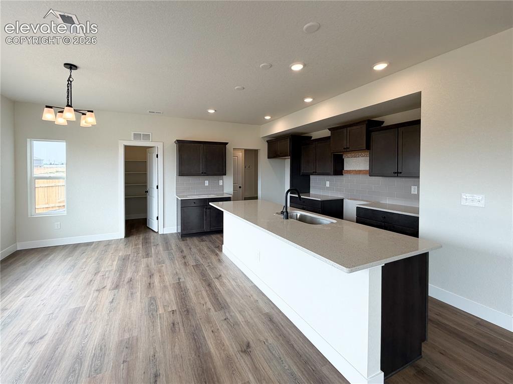 Image 11 of 40: Kitchen