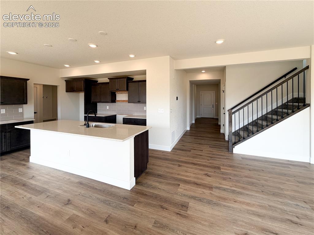 Image 12 of 40: Kitchen