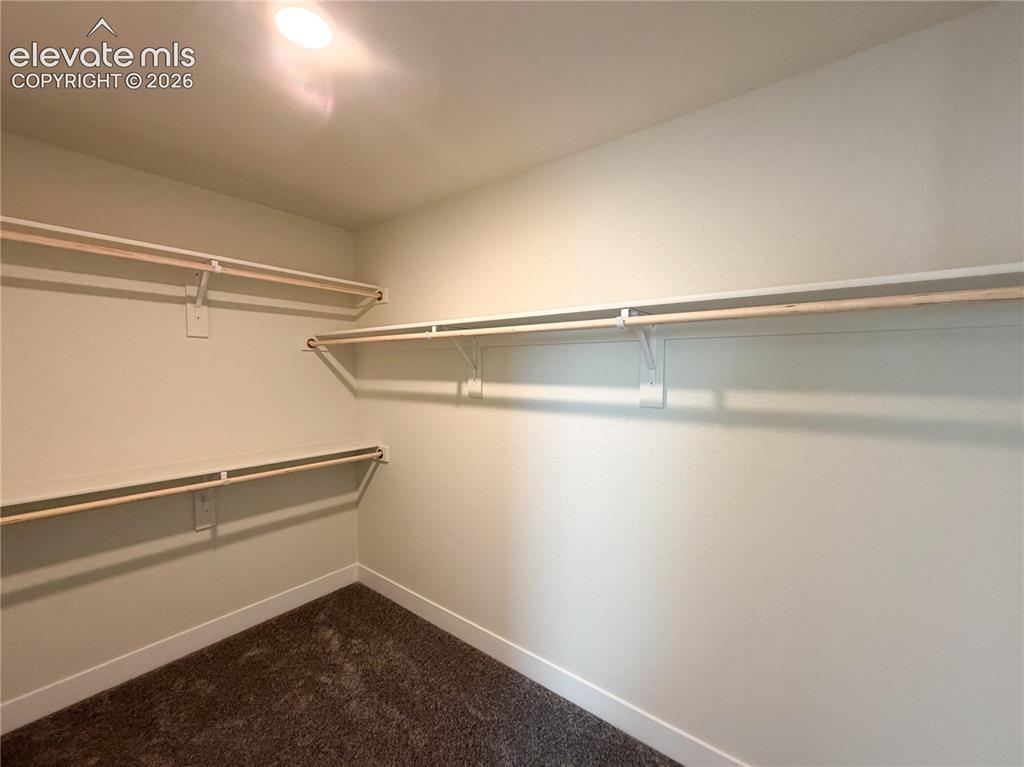 Image 31 of 40: Closet