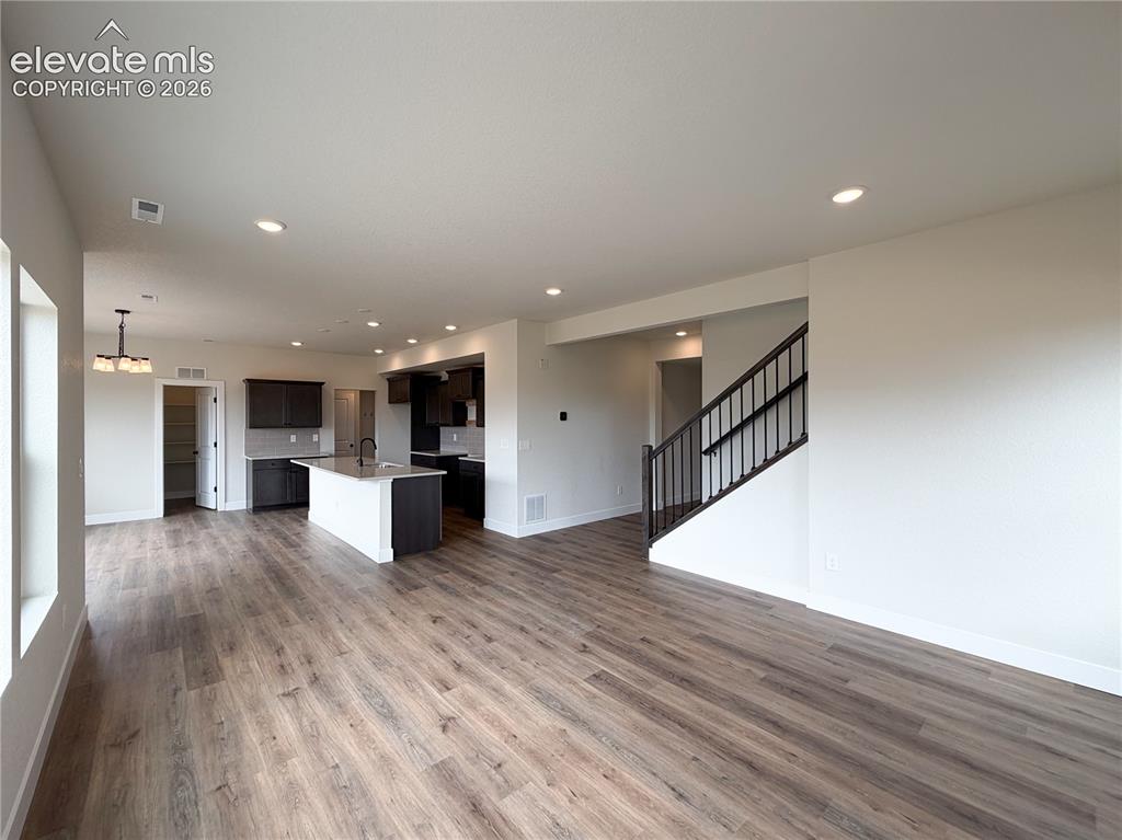 Image 5 of 40: Living Room