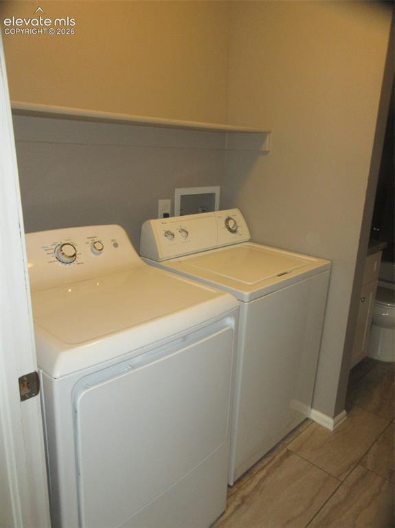 Image 19 of 20: Laundry