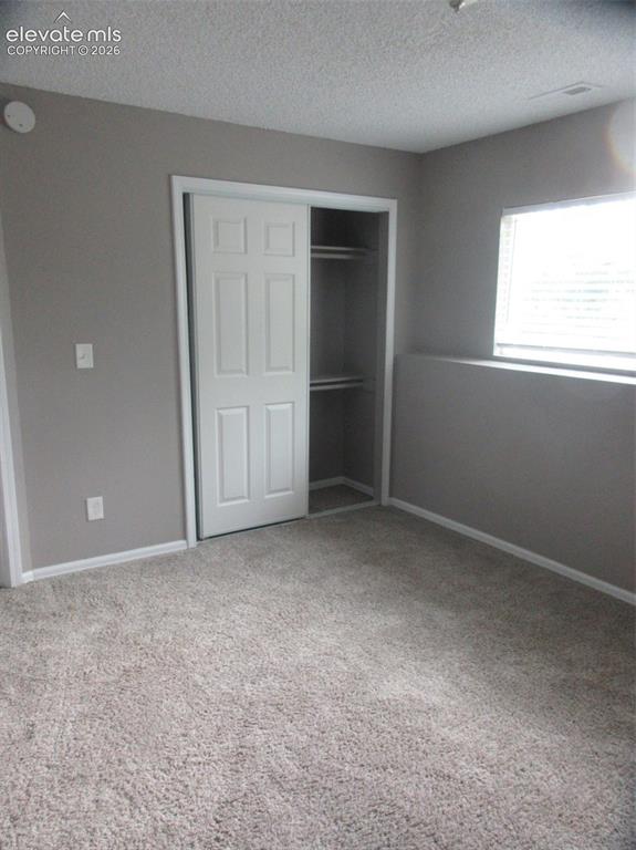Image 4 of 20: Bedroom