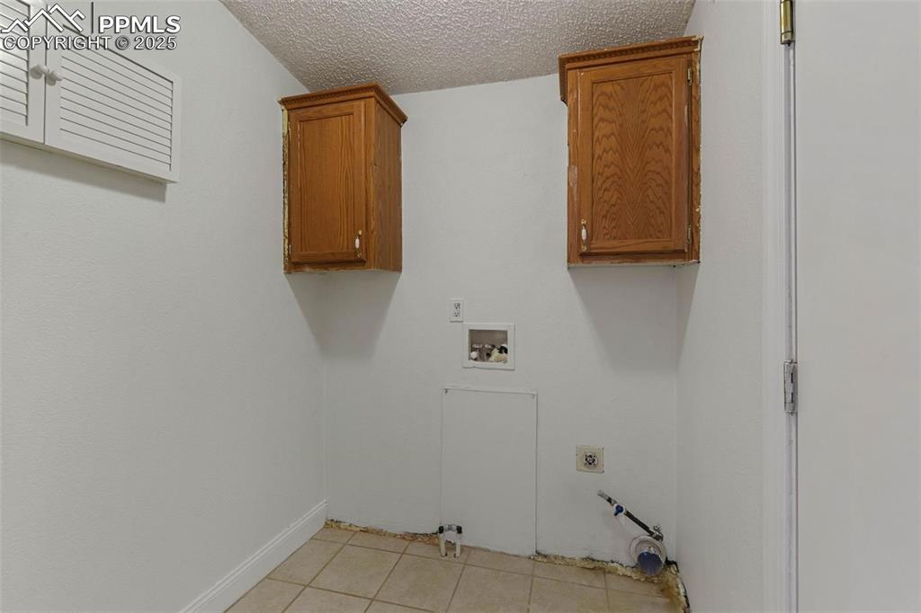 Image 20 of 24: Laundry