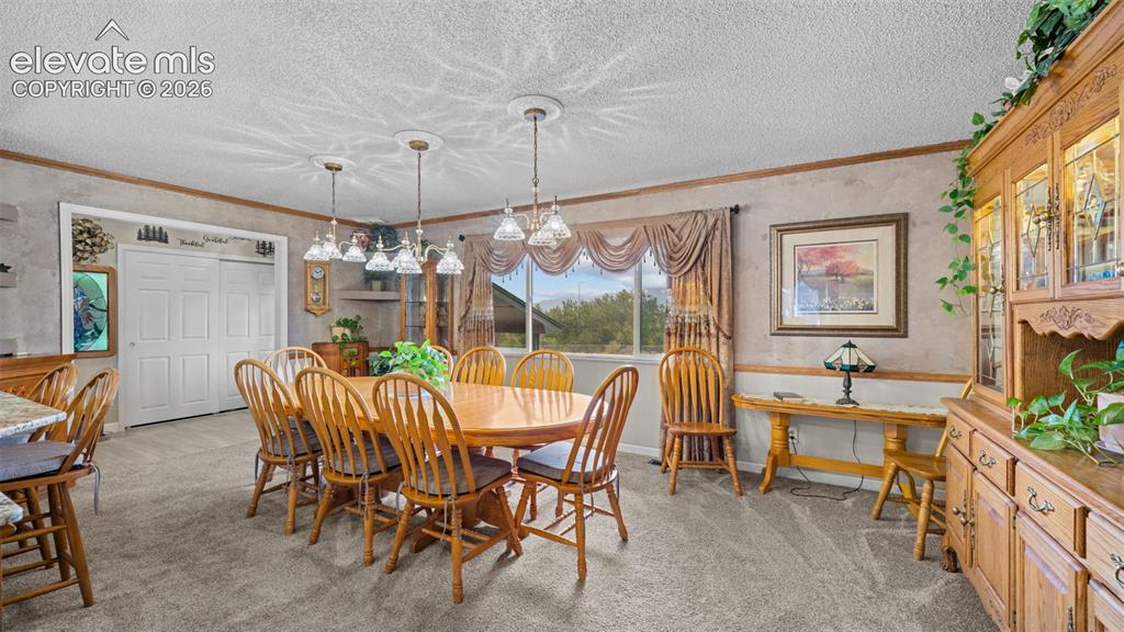 Image 12 of 30: Dining Area