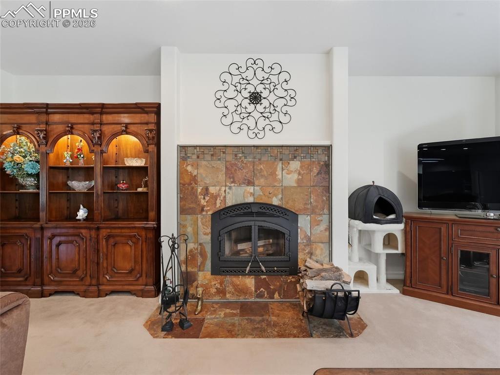 Image 10 of 50: Living Room