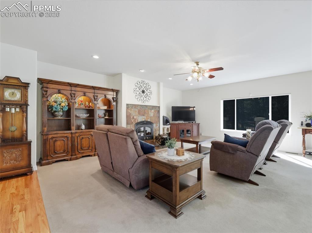 Image 9 of 50: Living Room