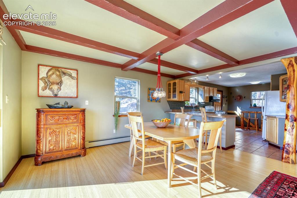 Image 41 of 50: Dining Area