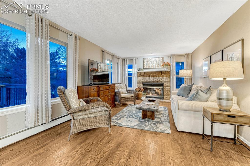 Image 14 of 48: Living Room