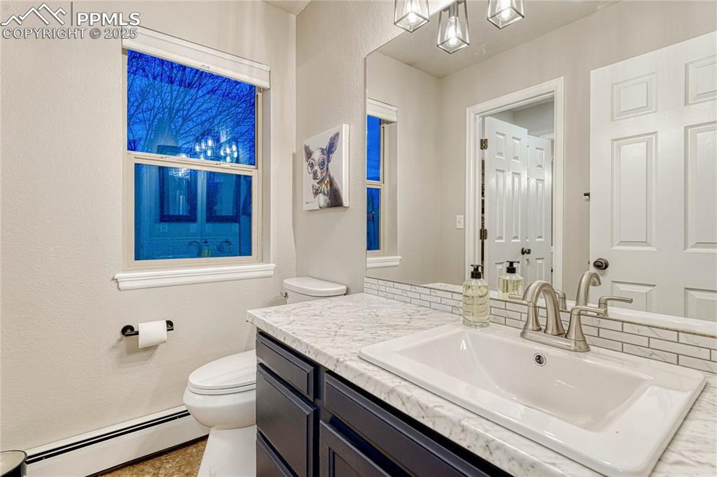 Image 28 of 48: Bathroom