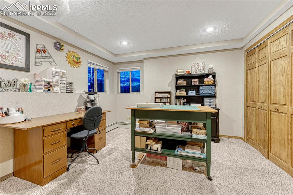 Image 36 of 48: Office