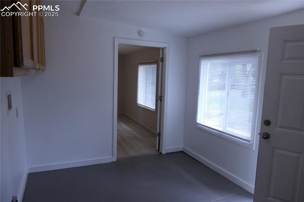 Image 21 of 48: Laundry