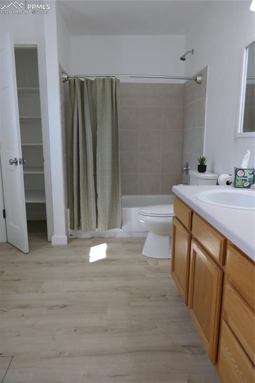 Image 26 of 48: Master Bathroom