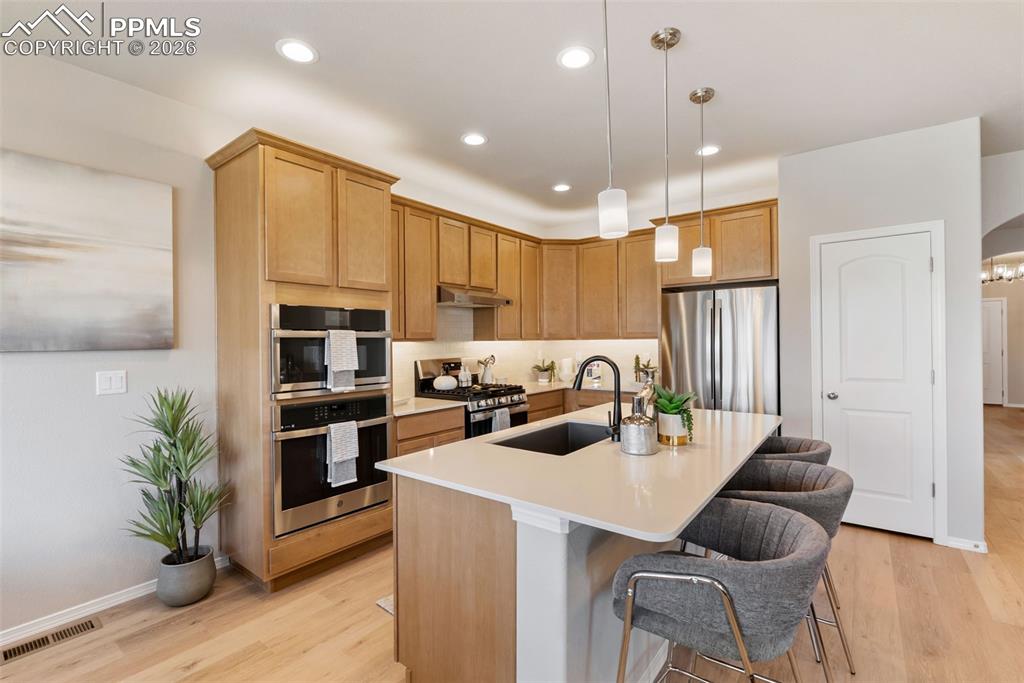 Image 12 of 47: Kitchen