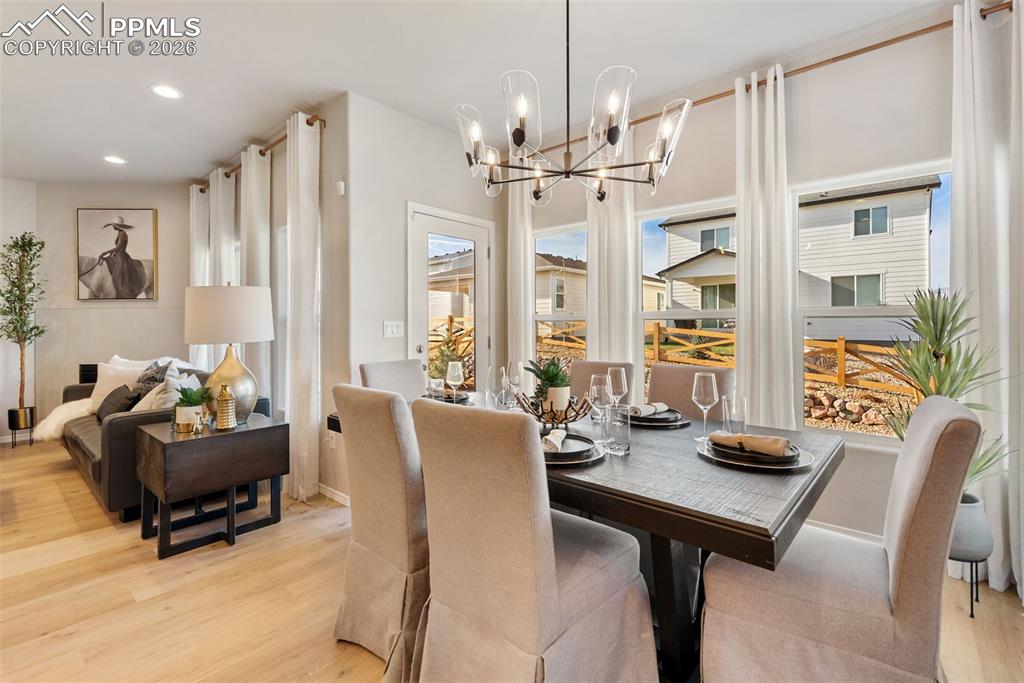 Image 13 of 47: Dining Area