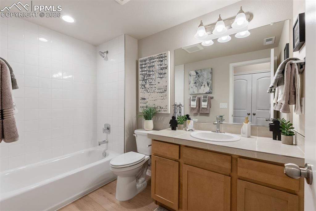 Image 44 of 47: Bathroom