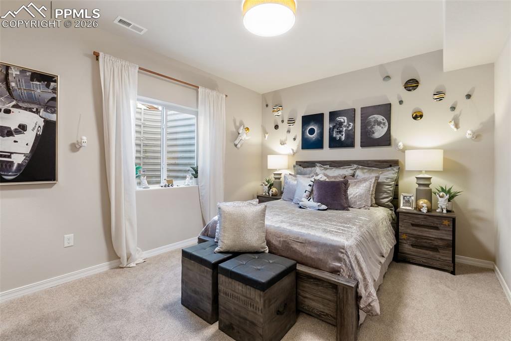 Image 45 of 47: Bedroom