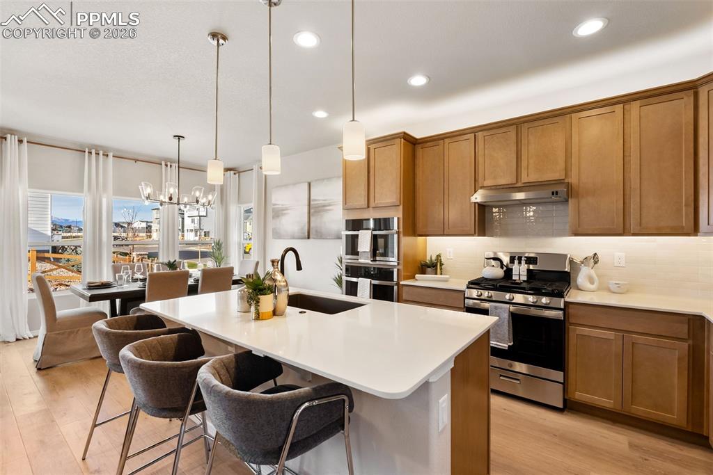 Image 8 of 47: Kitchen