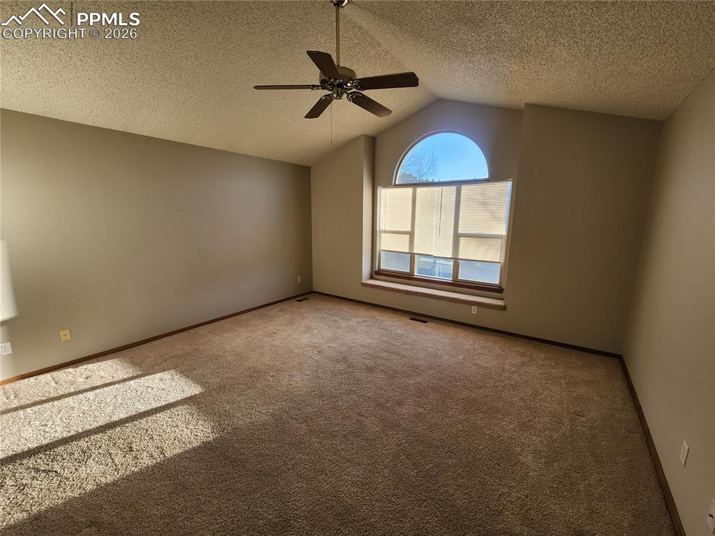 Image 11 of 20: Sitting Room