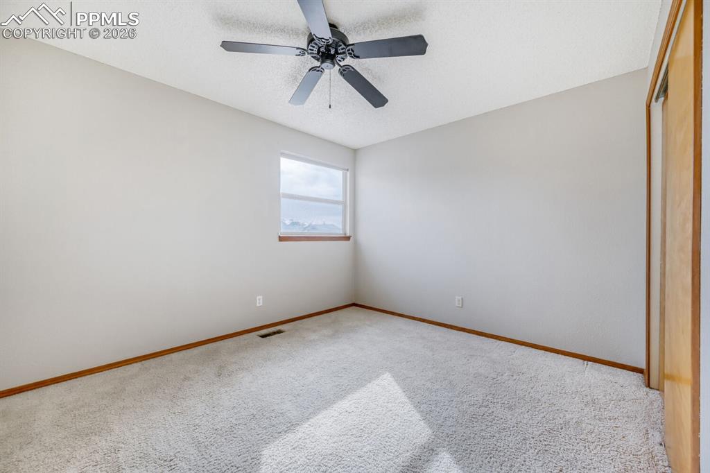 Image 24 of 31: Bedroom