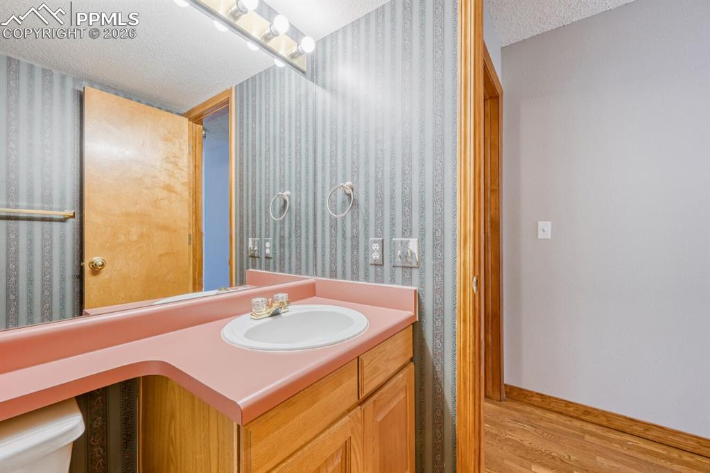 Image 29 of 31: Bedroom