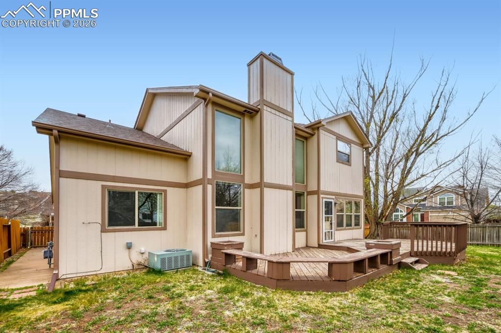 Image 31 of 31: Bathroom