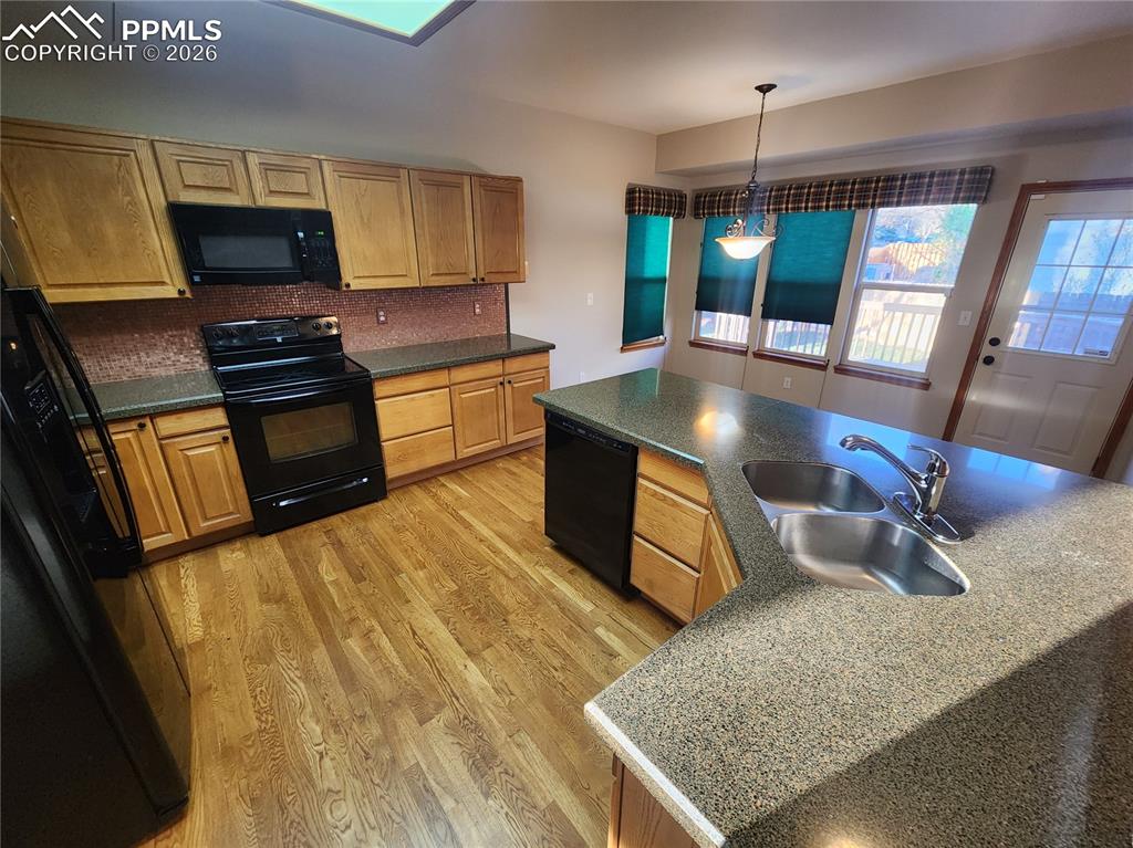 Image 4 of 20: Seller Addendum