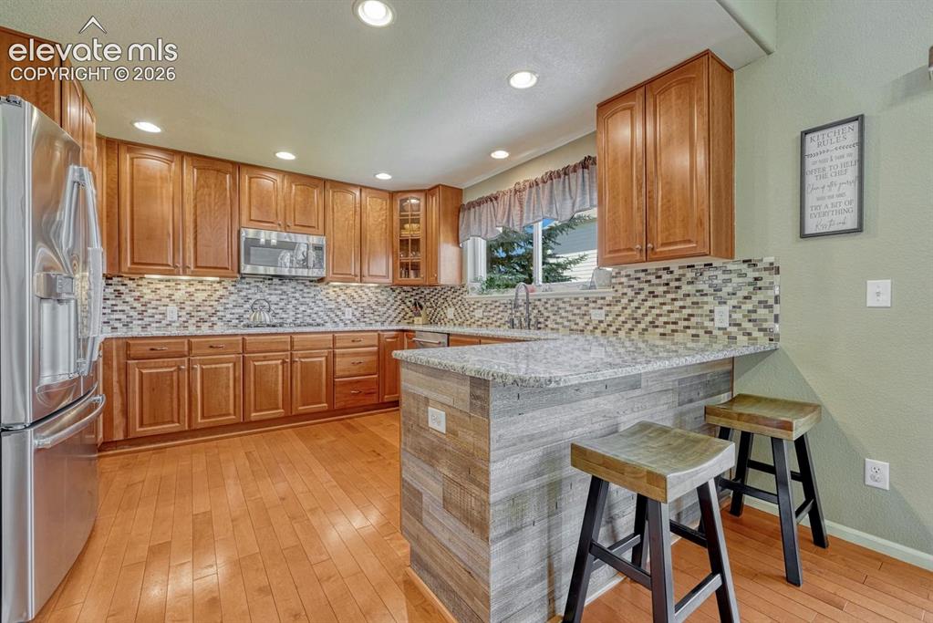 Image 11 of 48: Kitchen