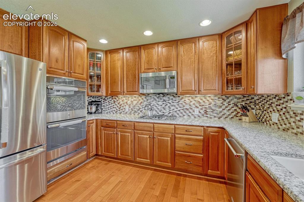 Image 13 of 48: Kitchen
