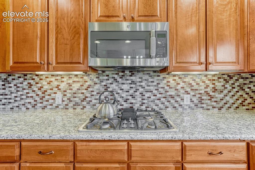 Image 14 of 48: Kitchen