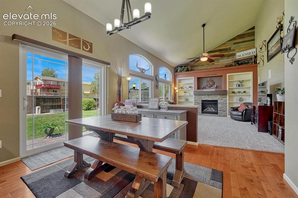Image 9 of 48: Dining Area