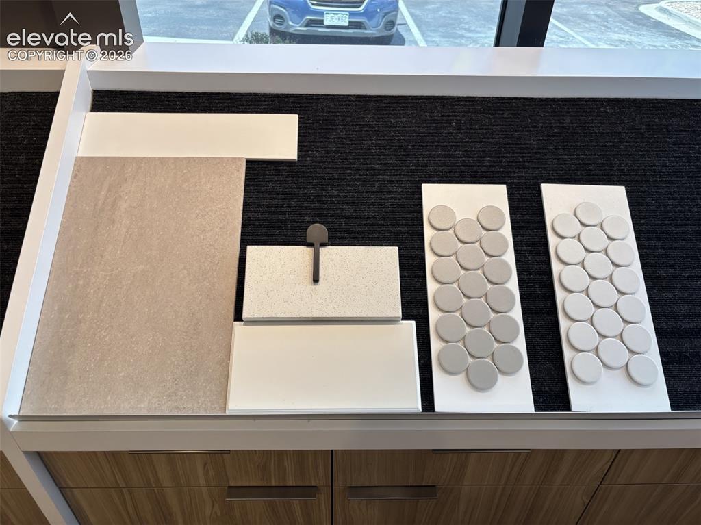 Image 14 of 22: Wet Bar