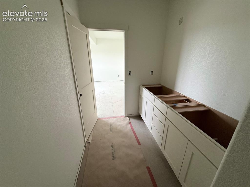 Image 30 of 47: 3/4 Bath inside Lower Level Bedroom 2
