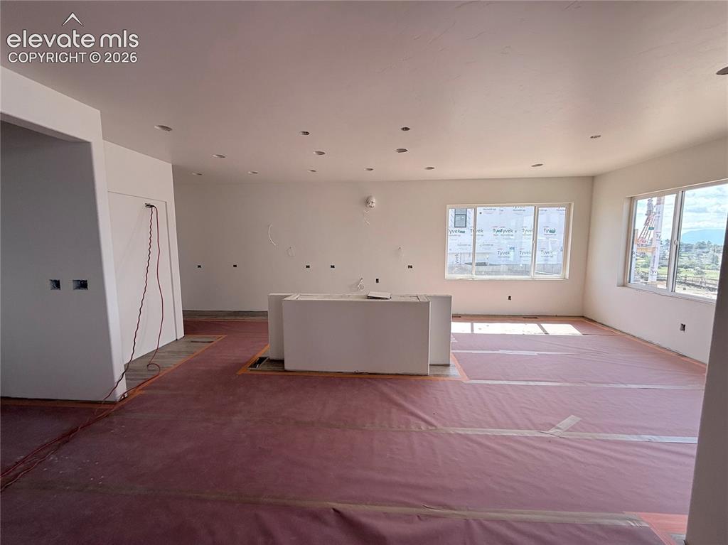 Image 6 of 47: Kitchen