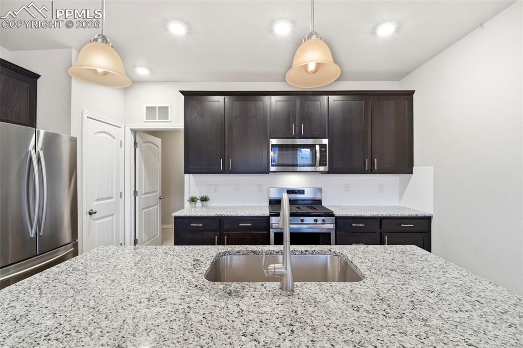 Image 12 of 50: Kitchen