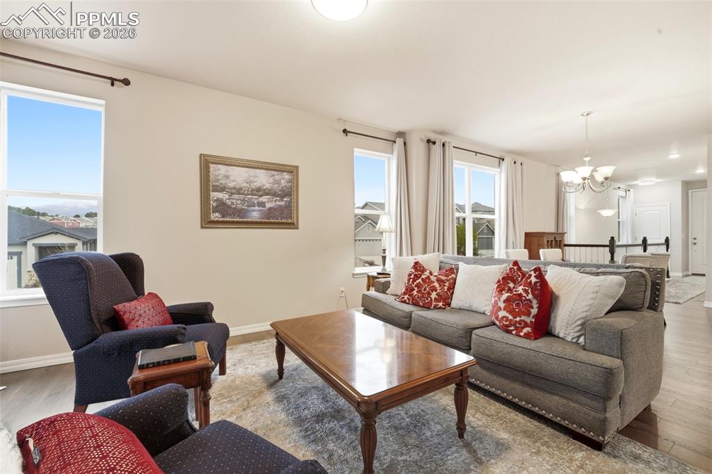 Image 18 of 50: Living Room